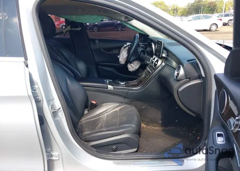 2017 Mercedes-Benz C 300 4Matic из США, поврежденный, VIN 55SWF4KB5HU207526